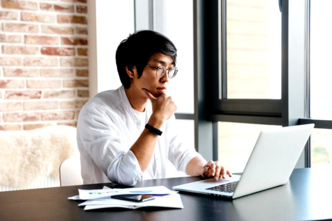 Professional content writer at work